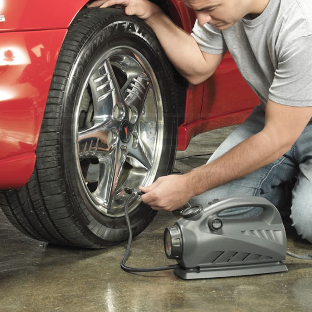 Campbell Hausfeld RP317599AV 12Volt Tire & Raft Inflator w/ Safety Light